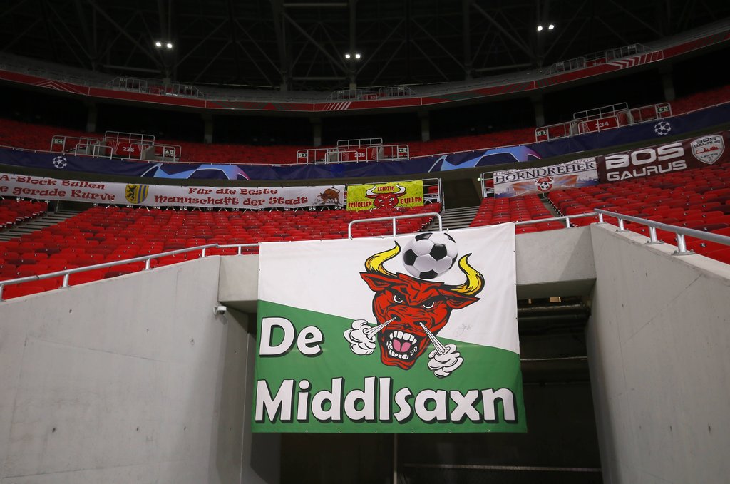 Banner in Budapest: Die Fanbeauftragten von RB Leipzig hatten die Leipziger Fanklubplakate im Gepäck. 