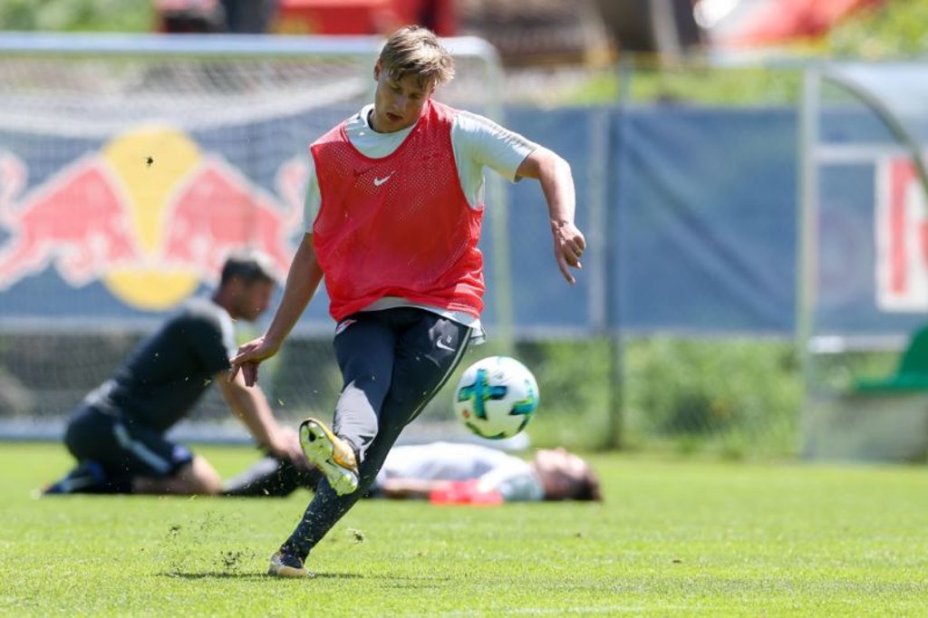 Emil Forsberg beim Schusstraining von RB Leipzig in Seefeld.