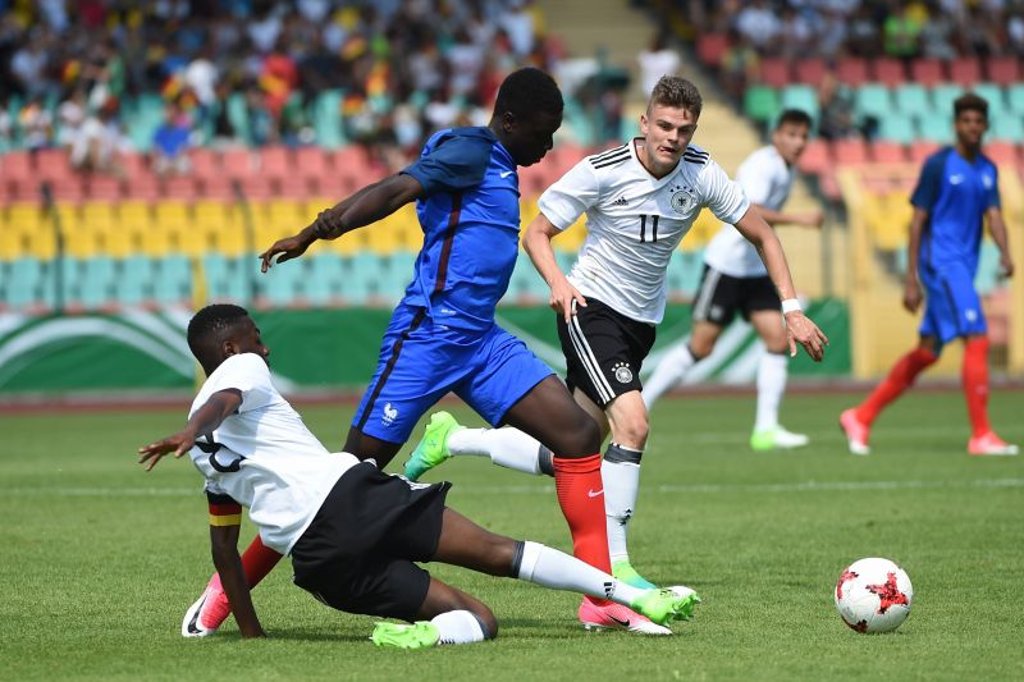 Fabrice Hartmann geht mit der deutschen Nationalelf auf Torejagd bei der U17-EM in England.