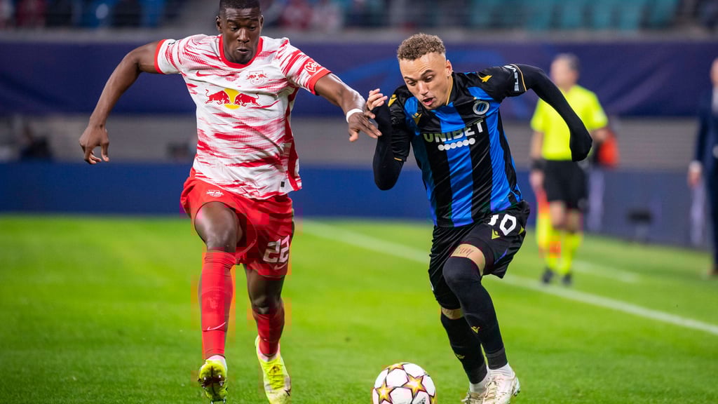 Nordi Mukiele (l.) bei der Hinspielniederlage von RB Leipzig gegen den FC Brügge.