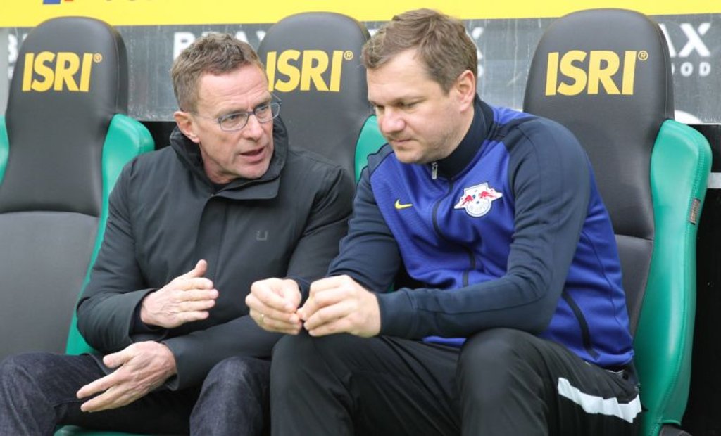 Thomas Westphal (re) und Ralf Rangnick stecken künftig bei RB Leipzig nicht mehr die Köpfe zusammen.