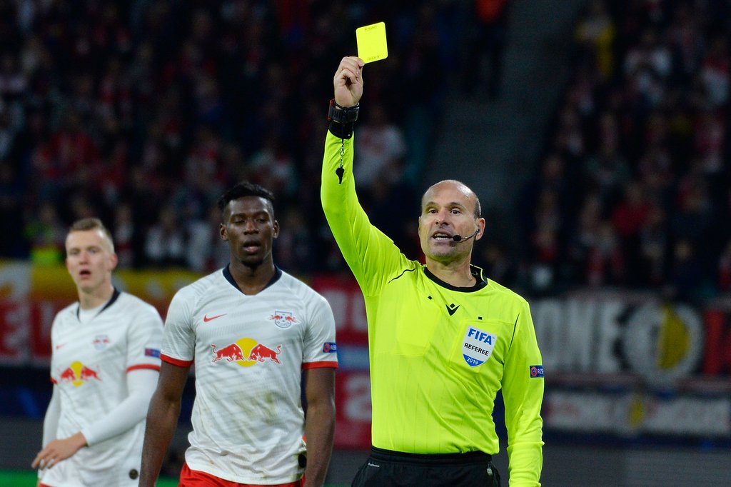 Die Gelben Karten werden in der Champions League schon nach dem Achtelfinale gelöscht.