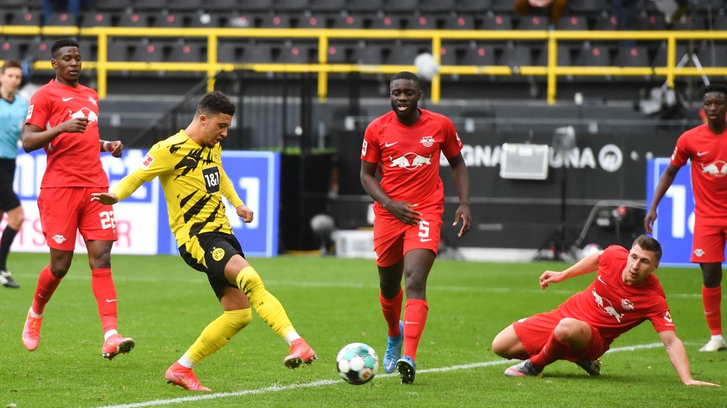 Braucht gegen die unsortierte RB-Abwehr nur noch einzuschieben: Jadon Sancho.