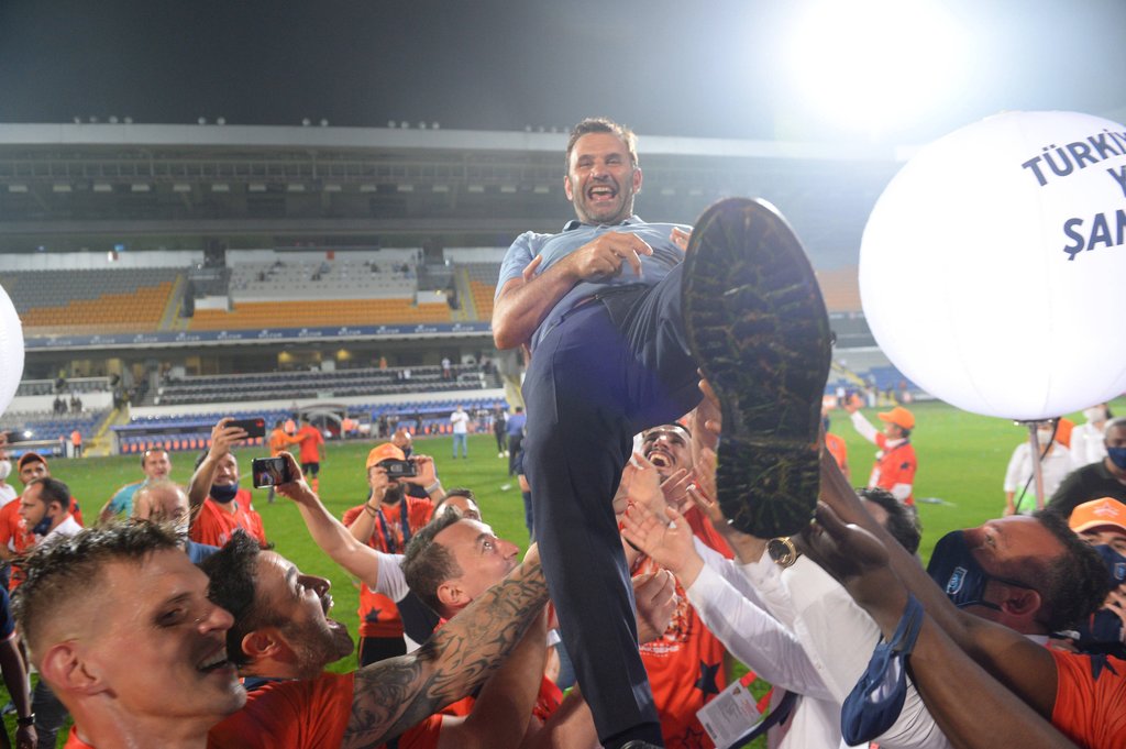 Meister in seiner ersten Saison für Basaksehir: Okan Buruk.