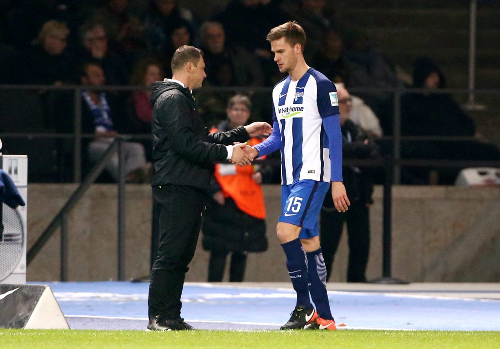 Sebastian Langkamp bei seiner Auswechselung gegen Werder Bremen.