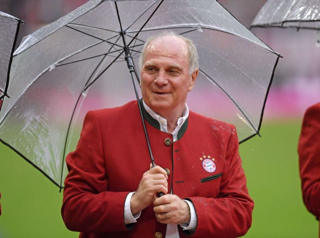 Uli Hoeneß darf sich über das Ausscheiden von RB Leipzig und mehr Geld für seinen FC Bayern München freuen.