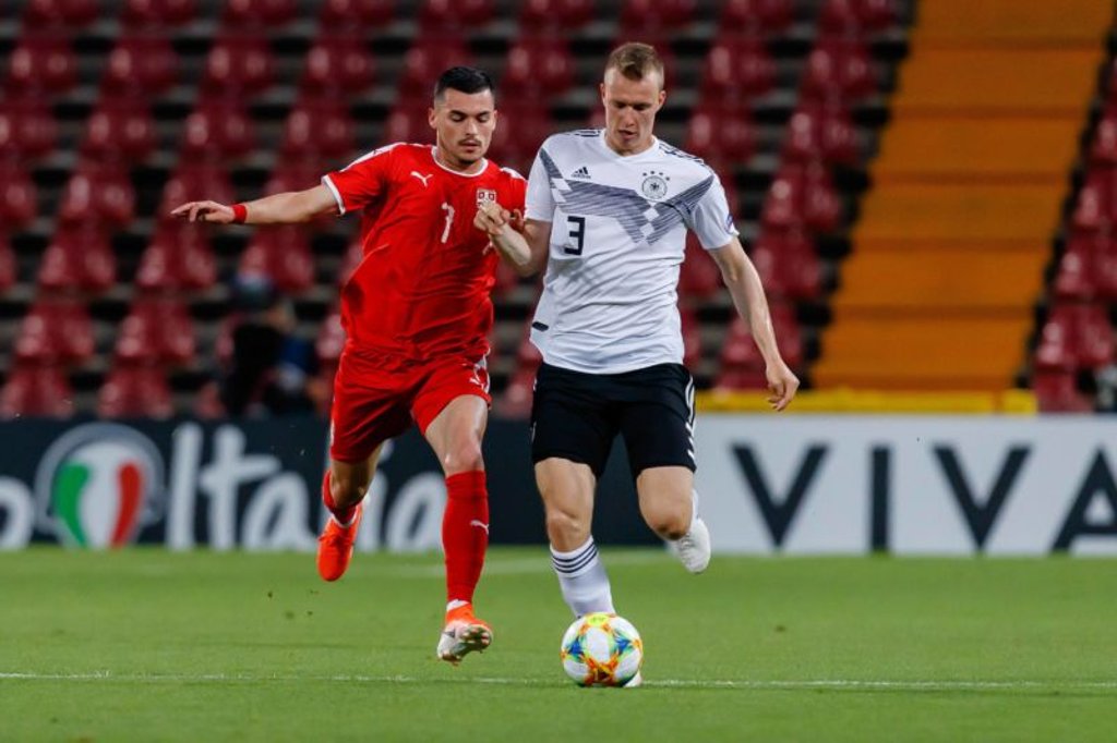 Lukas Klostermann hatte Nemanja Radonjic sehr gut im Griff.
