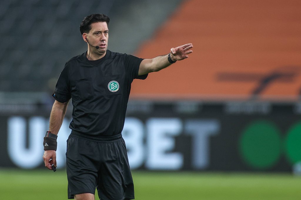 Schiedsrichter Manuel Gräfe hat bereits 285 Bundesliga-Spiele gepfiffen.