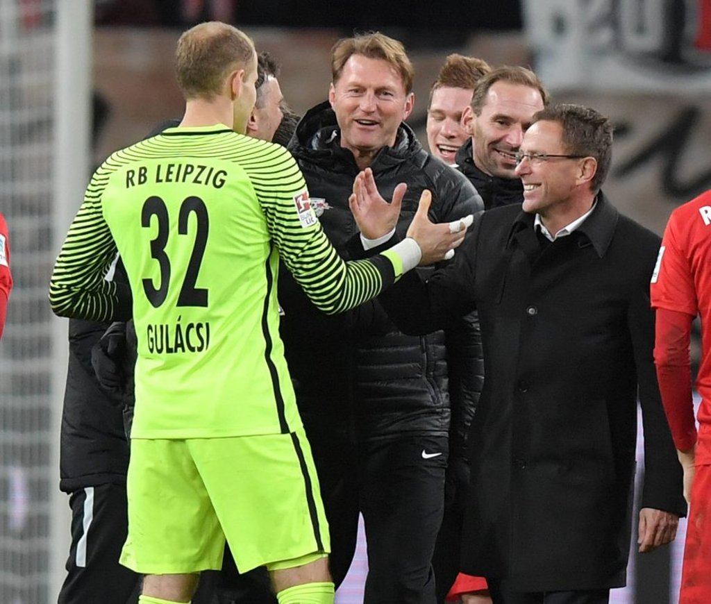 Peter Gulacsi mit individuellen Fehler gegen FC Bayern und Ajax. Ralf Rangnick: „Darf nicht zur Regel werden“.