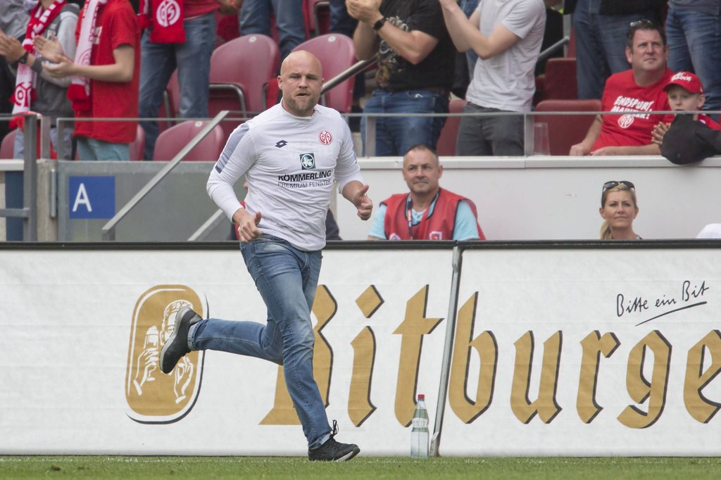 Schnell auf Position: Mainz' Sportvorstand Rouven Schröder