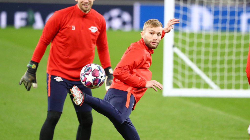 Kanns auch mit der Hacke: Konrad Laimer.