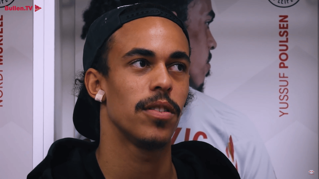 Yussuf Poulsen im Interview auf dem Vereinskanal.