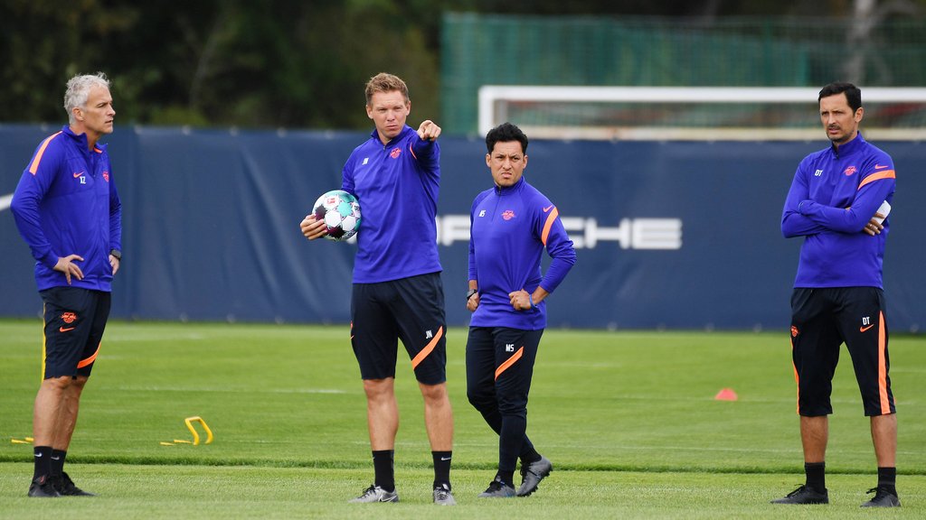 Julian Nagelsmann gibt im Training vorm Pokal-Duell mit dem "Club" die Marschrichtung vor.
