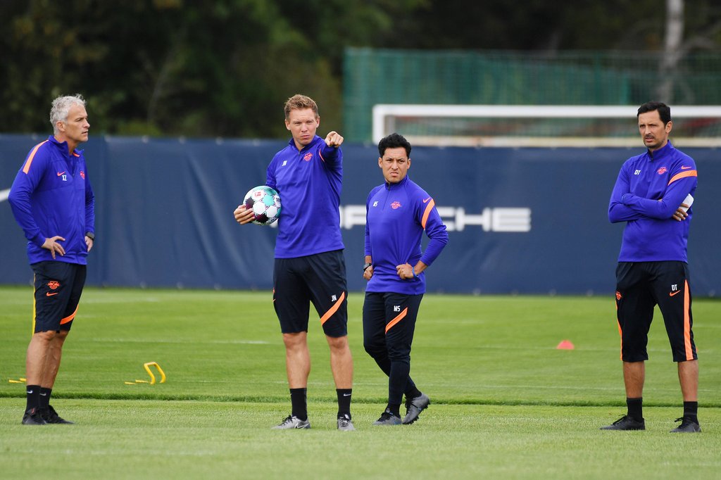 Julian Nagelsmann gibt im Training vorm Pokal-Duell mit dem "Club" die Marschrichtung vor.