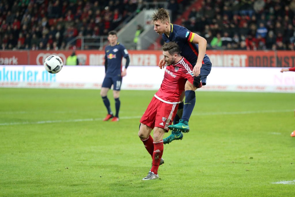 „Reaktion zeigen”: Willi Orban gegen Mathew Leckie