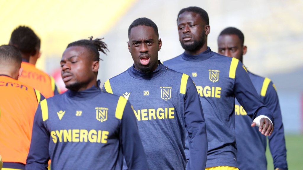 Bauchansatz? Jean-Kevin Augustin (Zweiter von links) im Oktober, als er noch mit der Mannschaft trainieren durfte.