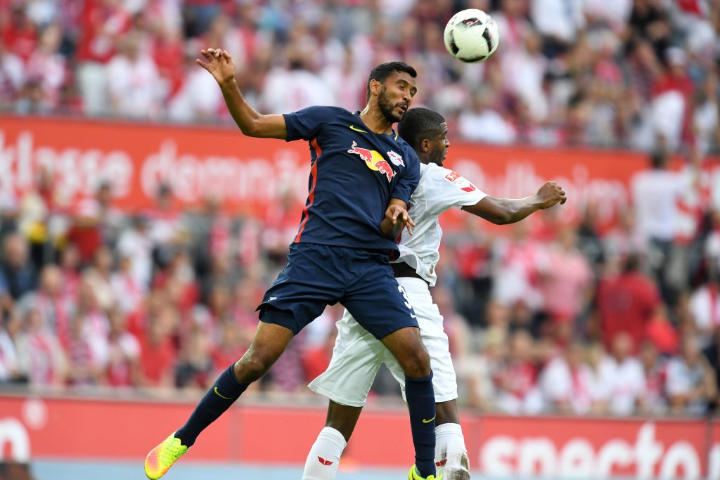 Marvin Compper in typischer Pose in Köln.