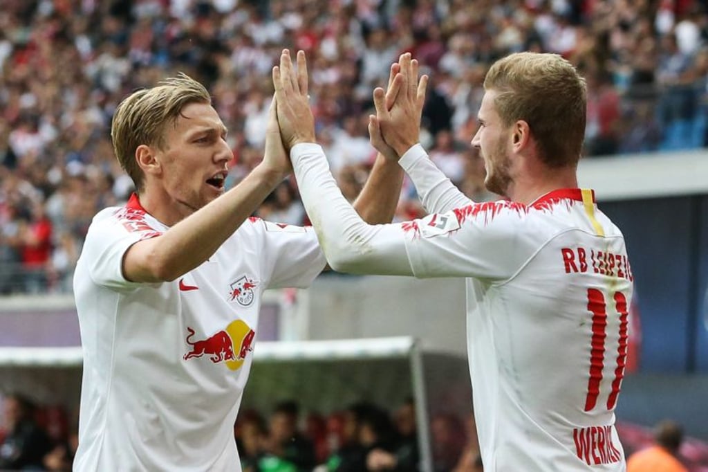 Torjubel – Torschütze Timo Werner (re.) trifft zum 2-1 mit Emil Forsberg (RB Leipzig)