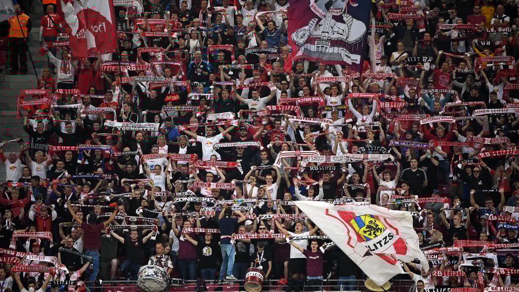 Support gegen Bochum: Die ultraaffinen Anhänger von RB Leipzig.