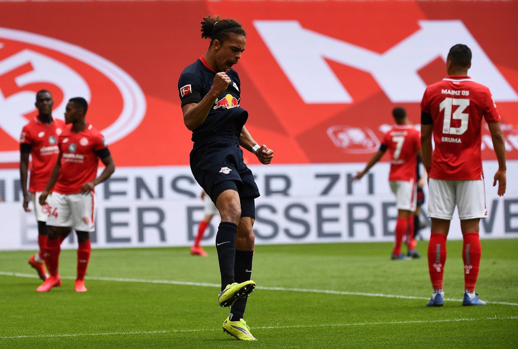 Gegen Mainz schoss Yussuf Poulsen noch ein Tor, nun fehlt er RB Leipzig verletzt.