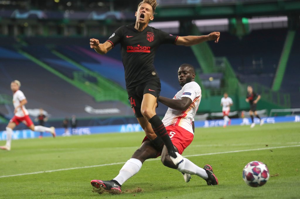 Der Mann des Spiels: Dayot Upamecano gegen Marcos Llorente.