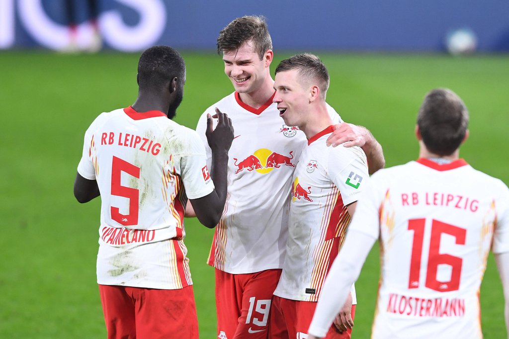 Matchwinner: Alexander Sörloth und Gratulanten.