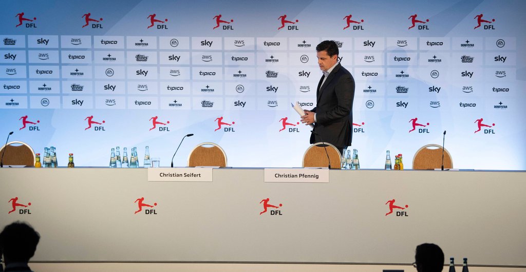 DFL-Chef Christian Seifert hat vor einem Neustart der Bundesliga viele Hürden vor Augen.