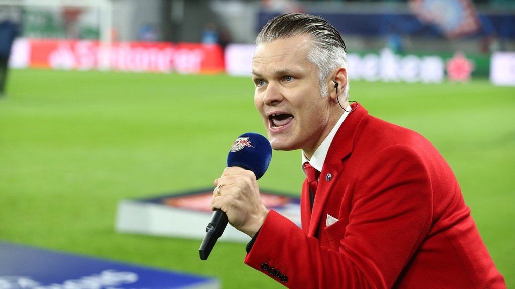 Stimme von RB Leipzig im Stadion und nun auch Buchautor: Tim Thoelke.