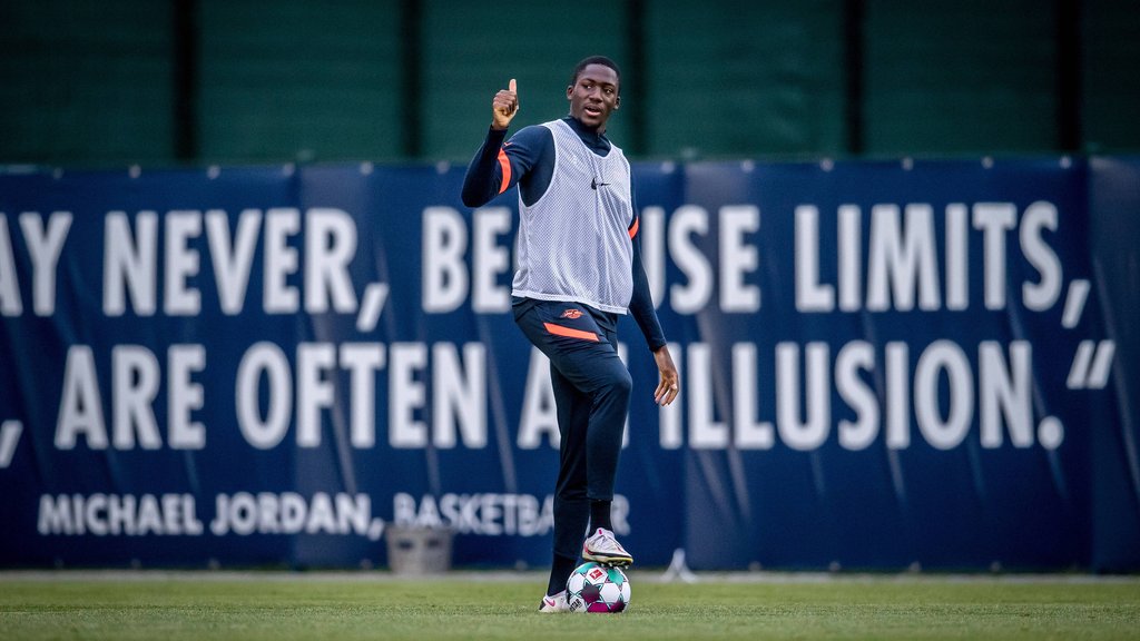 Ibrahima Konaté arbeitet sich im Training zurück ins Leipziger Team.