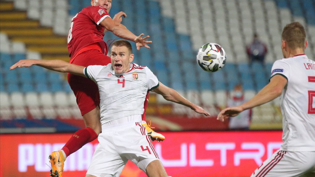 Geht dahin, wo es weh tut: der ungarische Innenverteidiger Attila Szalai.