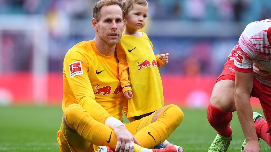 Übernimmt auch privat Verantwortung: Peter Gulacsi mit seinem Sohn.