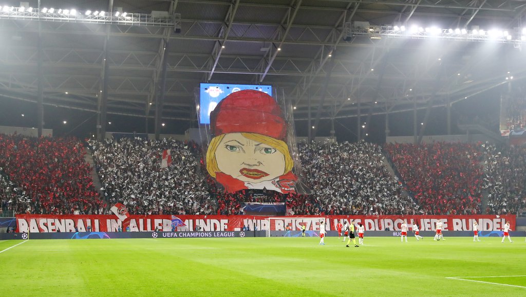Fans von RB Leipzig mit einer Choreo vor dem Spiel gegen Zenit St. Petersburg