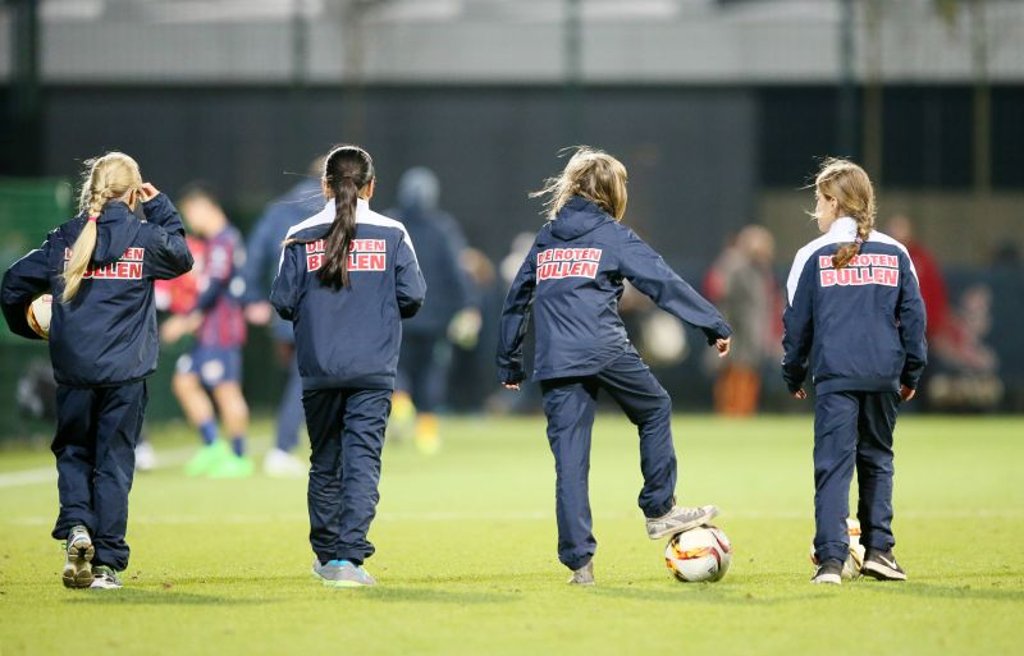 Bei RB Leipzig spielt in der U13 auch eine Mädchenmannschaft. Symbolbild: imago