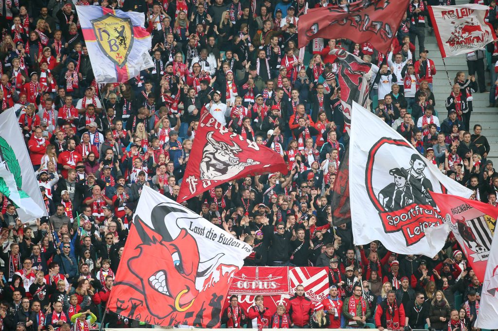 Fans von RB Leipzig können nicht nur Feiern, sondern auch Fanversammlung.