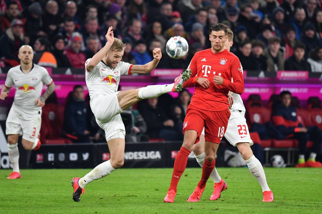 Kung-fu-Style: Konrad Laimer gegen Leon Goretzka.