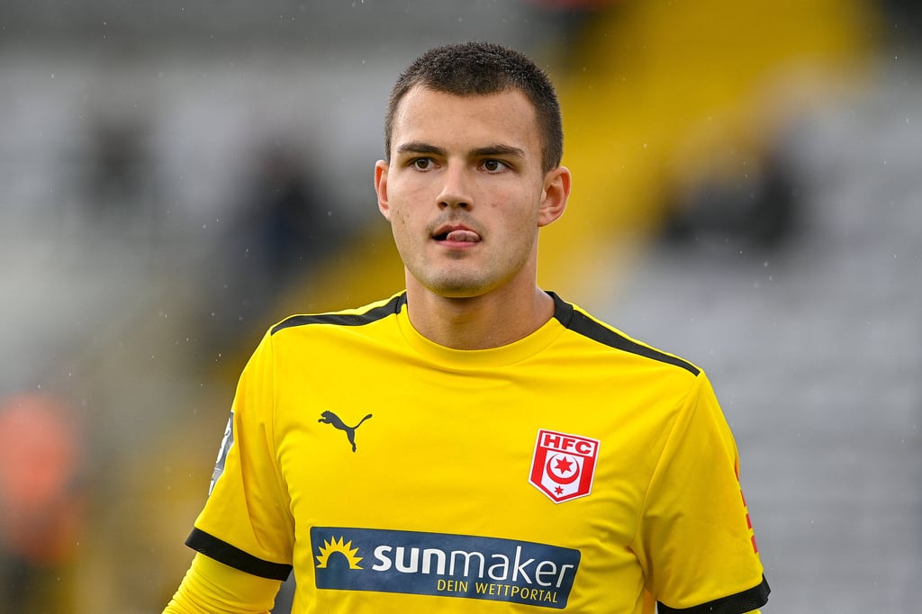 Tim Schreiber ist noch bis Sommer 2022 von RB Leipzig an den Halleschen FC ausgeliehen.