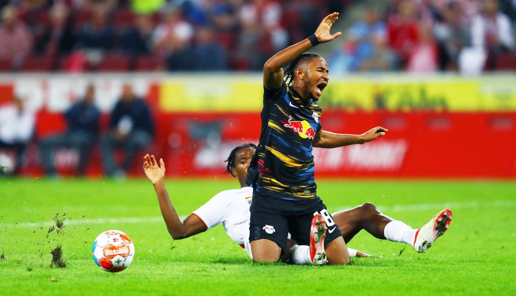 Beim Torlauf gestoppt: Ehizibue rettet gegen Nkunku