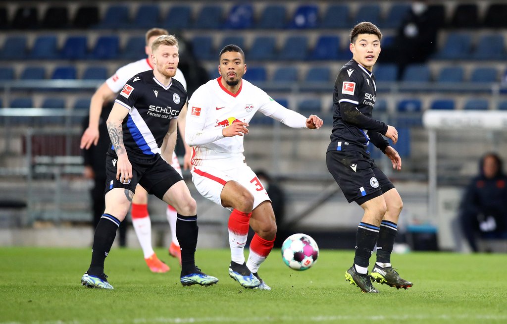 Benjamin Henrichs spielt für RB Leipzig erstmals ohne Schmerzen.