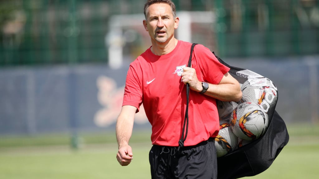 Hat bei RB Leipzig schonmal Bälle geschleppt: Achim Beierlorzer.&nbsp;