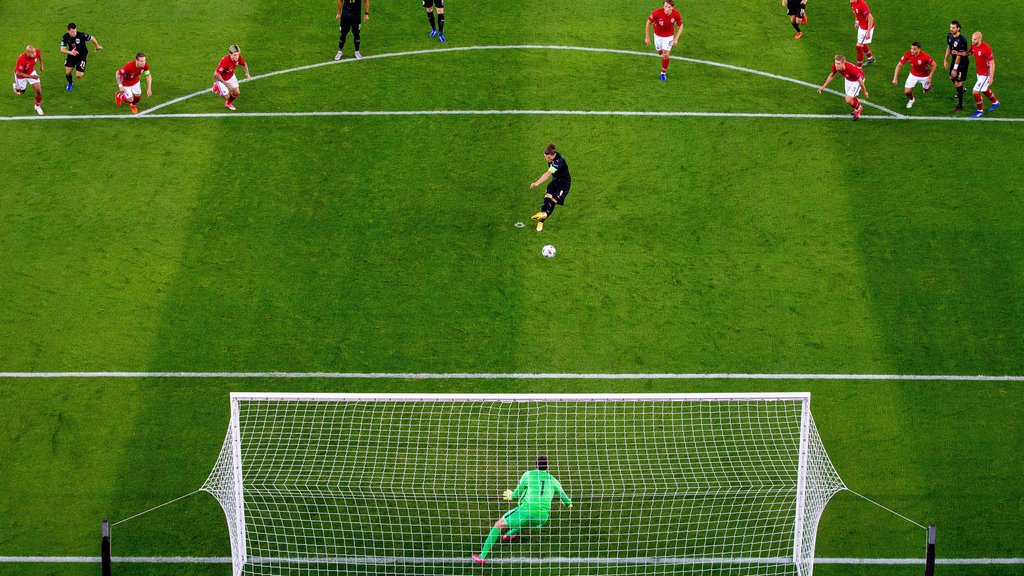 Marcel Sabitzer trifft per Elfmeter gegen Norwegen zum 2:0 für Österreich.