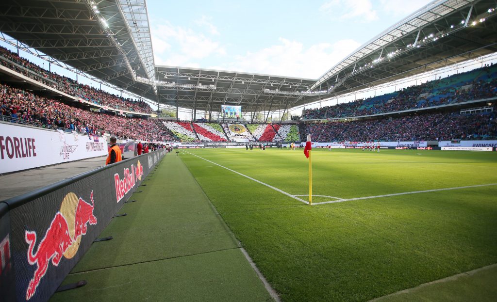 Im Stadion ist Stadionbetreiber ZSL verantwortlich, für die Außenanlagen ist teilweise die Stadt zuständig