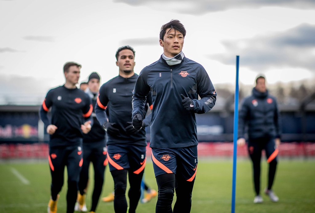 Haben Hee-Chan Hwang (vorne) und Justin Kluivert (3.v.r.) eine Zukunft bei RB Leipzig