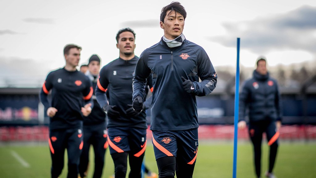 Haben Hee-Chan Hwang (vorne) und Justin Kluivert (3.v.r.) eine Zukunft bei RB Leipzig