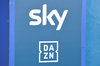 Sky und DAZN bleiben die beiden größten Anbieter der Bundesliga.
