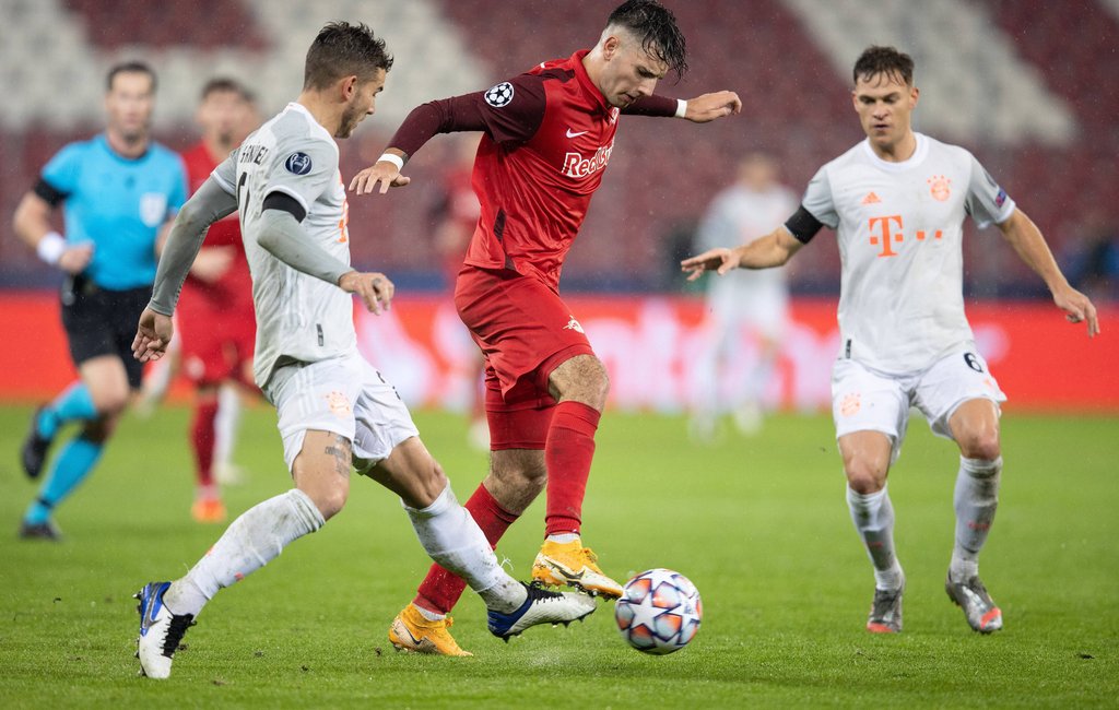 Dominik Szoboszlai (Mitte) bei der Salzburger 2:6-Pleite gegen den FC Bayern in der Champions League