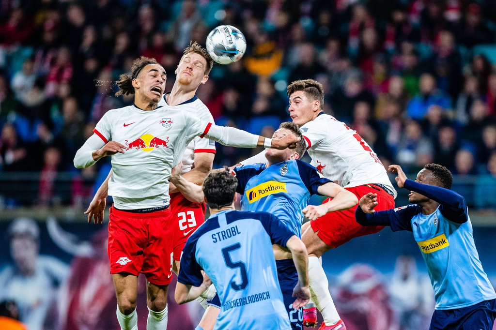 Brachten die Wende: Leipzigs Sturm-Türme Yussuf Poulsen (links) und Patrik Schick (rechts).