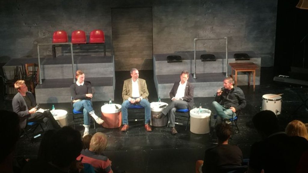 Auf einer Podiumsdiskussionen im Theater der Jungen Welt setzte sich ein Rasenballisten-Vertreter auch kritisch mit Äußerungen von Ralf Rangnick auseinander.