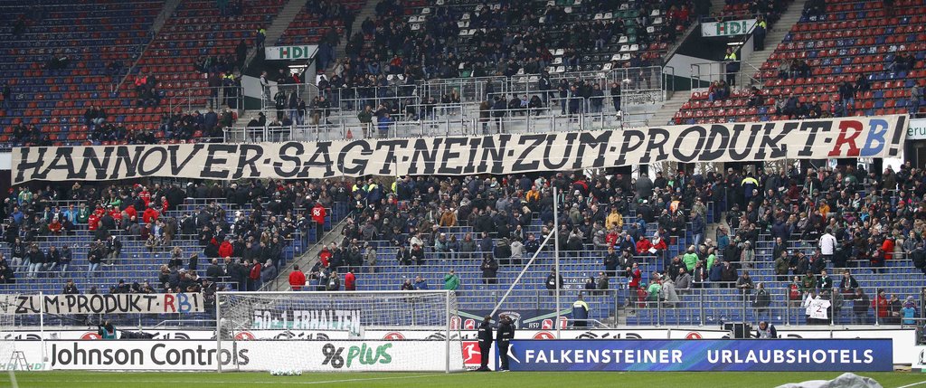 Hannover-Fans machten schon zu Erstligazeiten Stimmung gegen RB Leipzig.