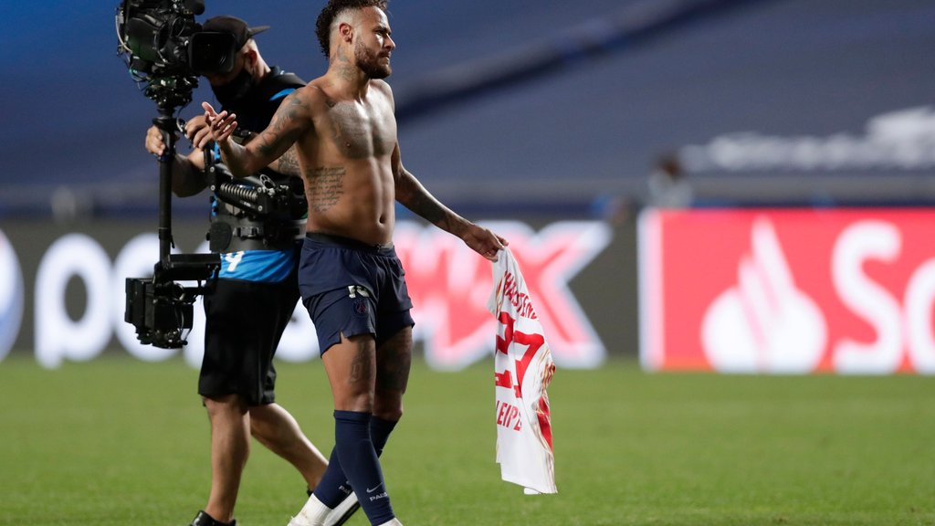 Halstenberg in der Sammlung: Neymar mit dem Trikot des Nattionalspielers