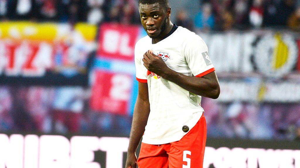 77.000 Fans schauten Dayot Upamecano und Co. gegen Bremen über volle 90 Minuten zu.